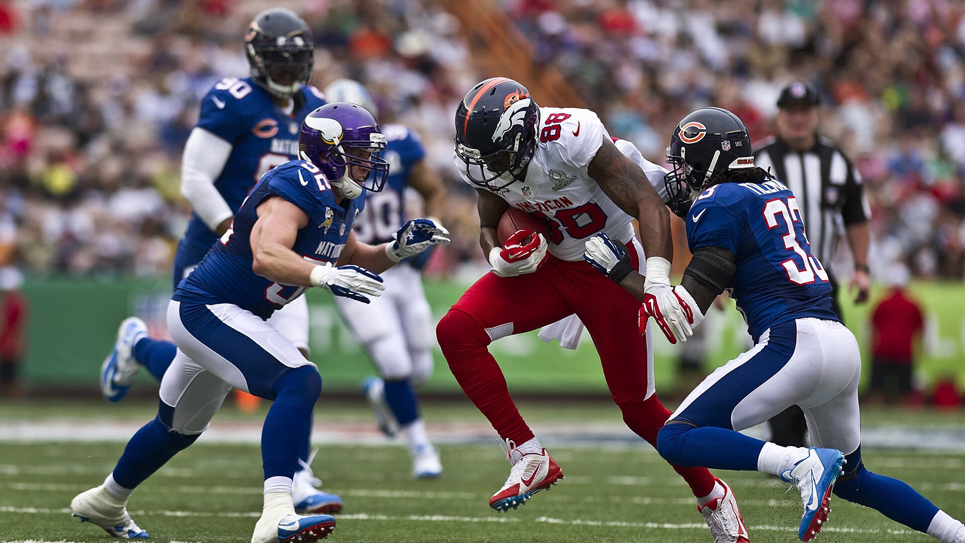 “高新体育中心：全球顶级选手齐聚，竞技与激情并存”